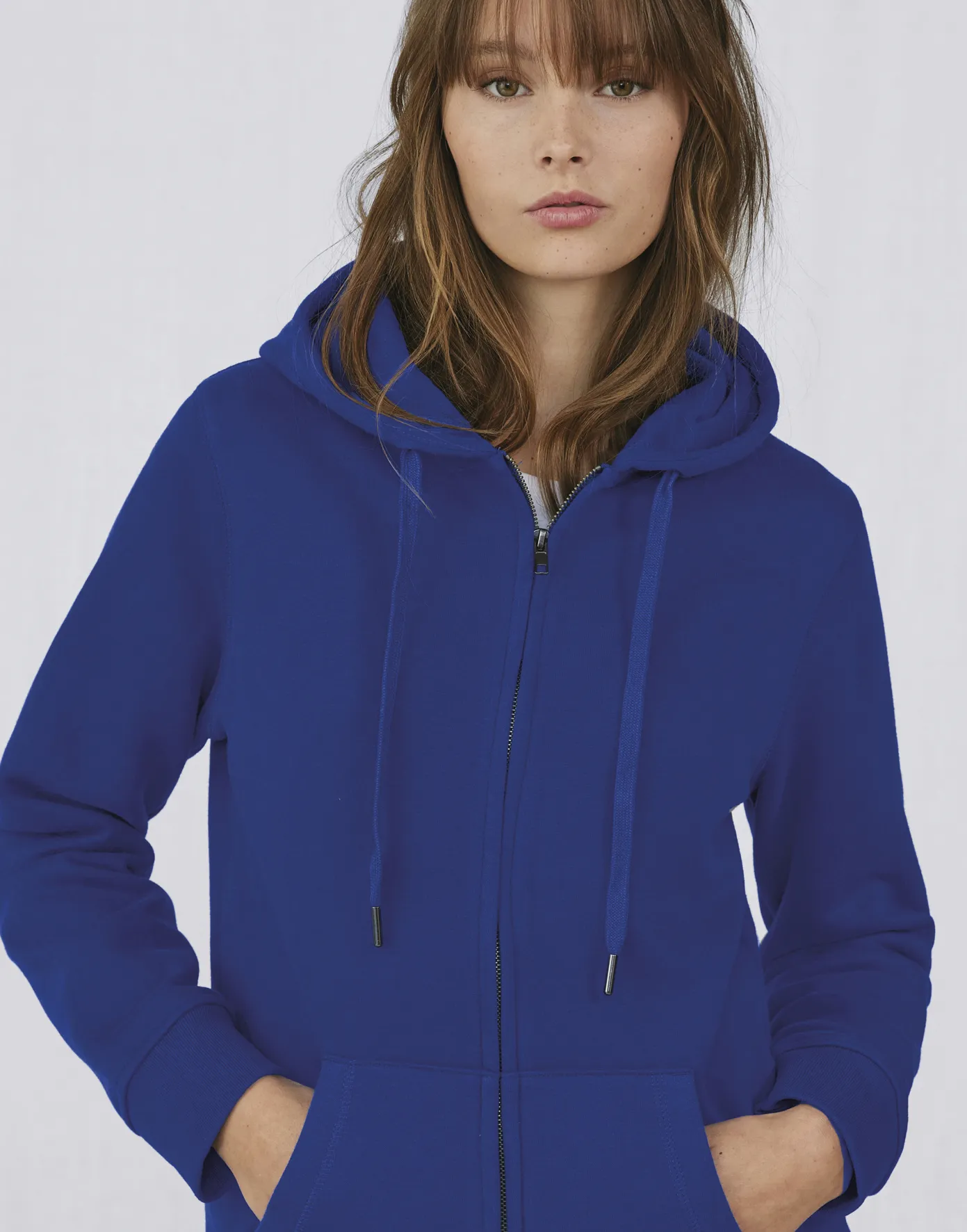 B&C QUEEN Sweatshirt met capuchon en rits