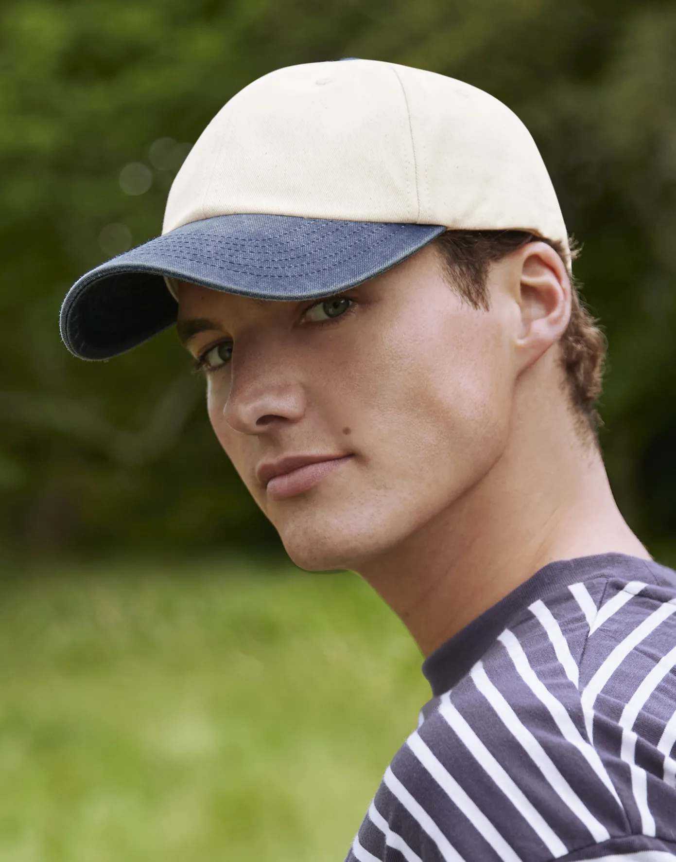Beechfield® Compacte vintage cap met contrasterende klep