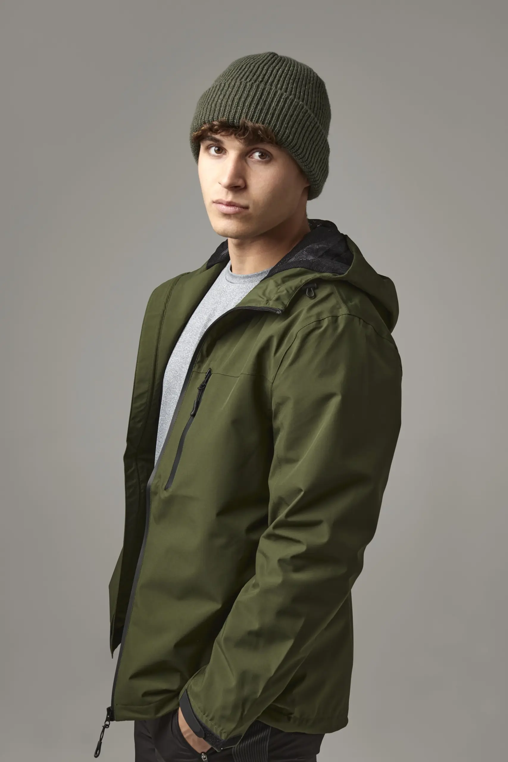 Water-repellent thermal elements beanie