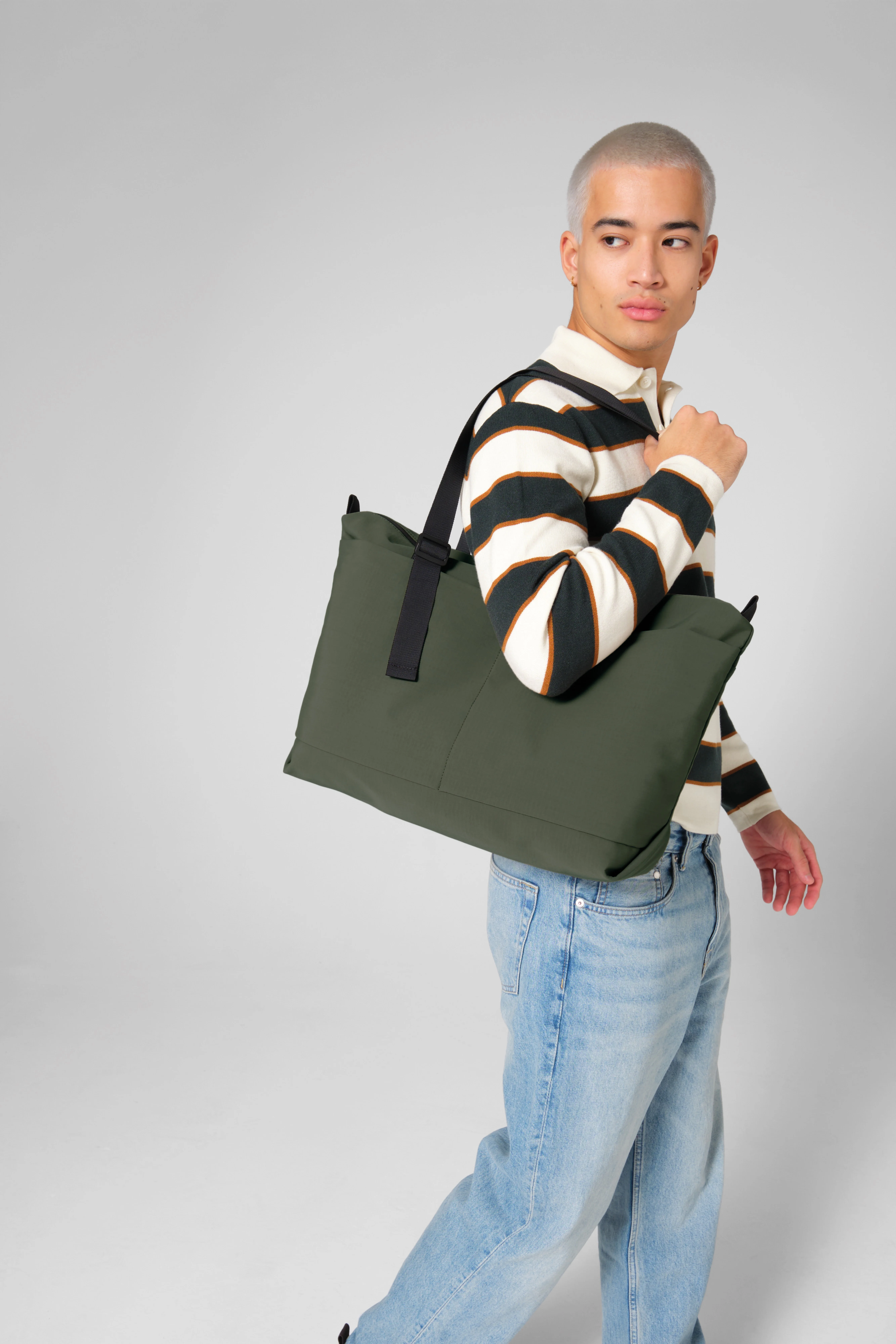 Minimal lifestyle tote