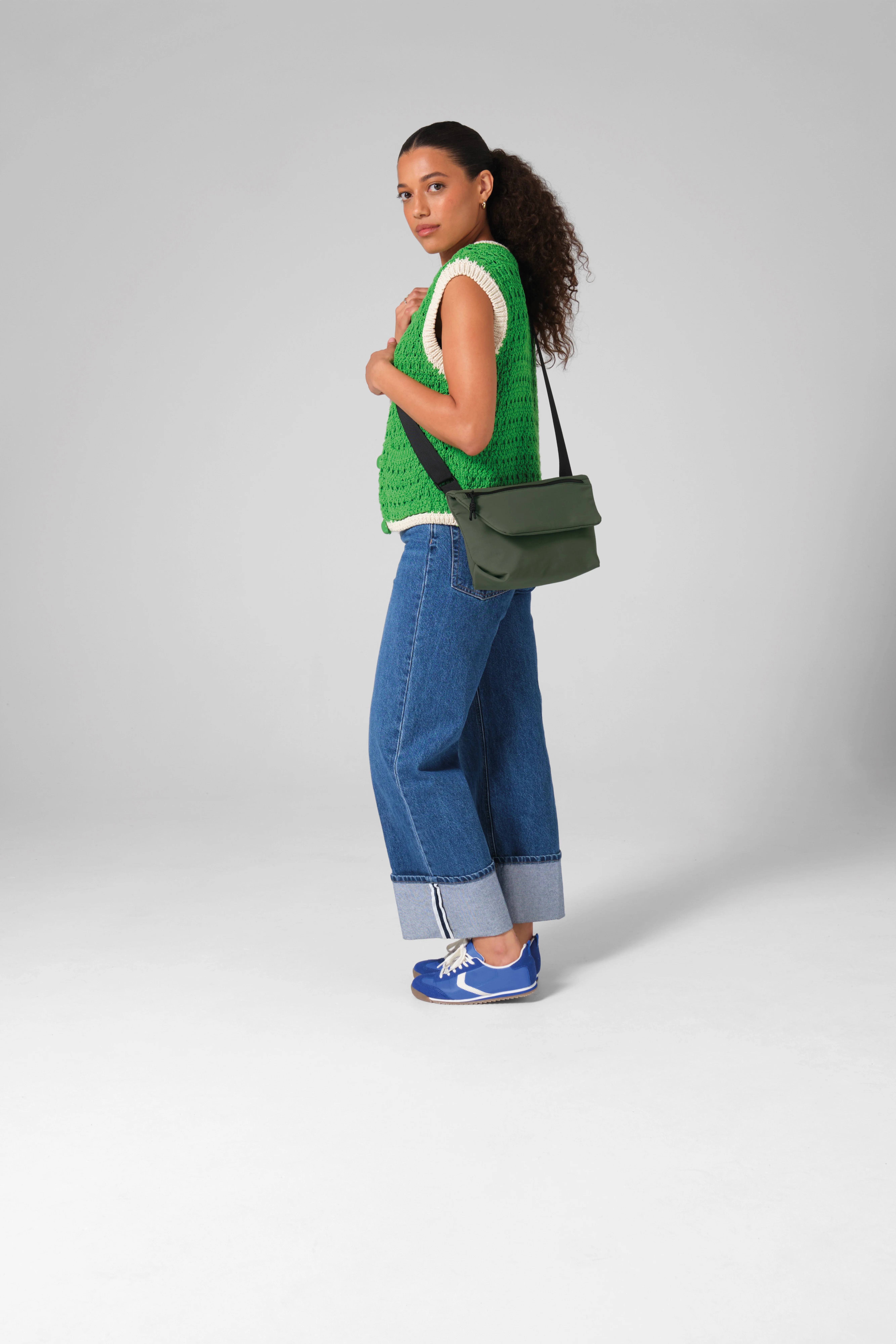 Minimal lifestyle mini messenger