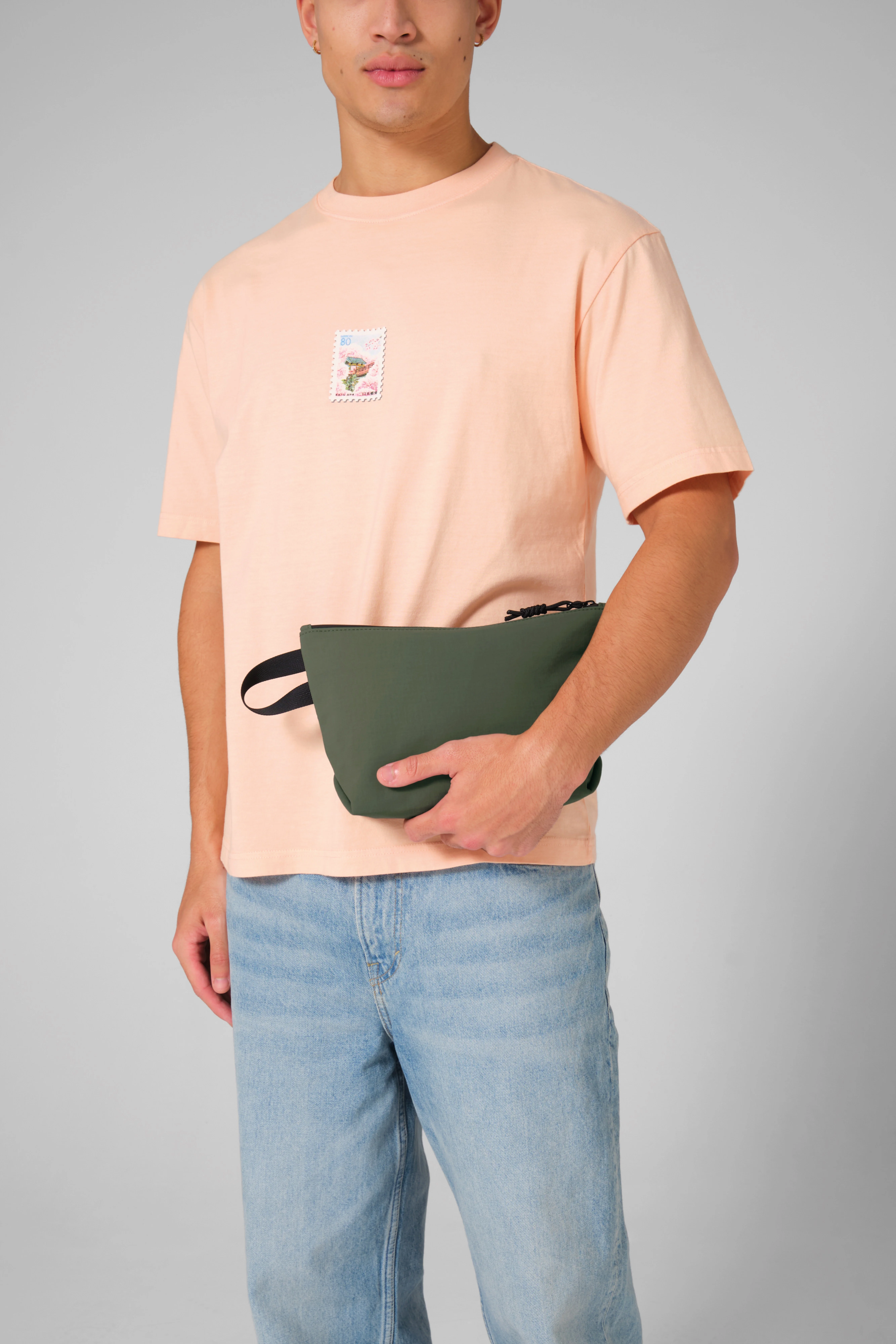 Minimal lifestyle pouch