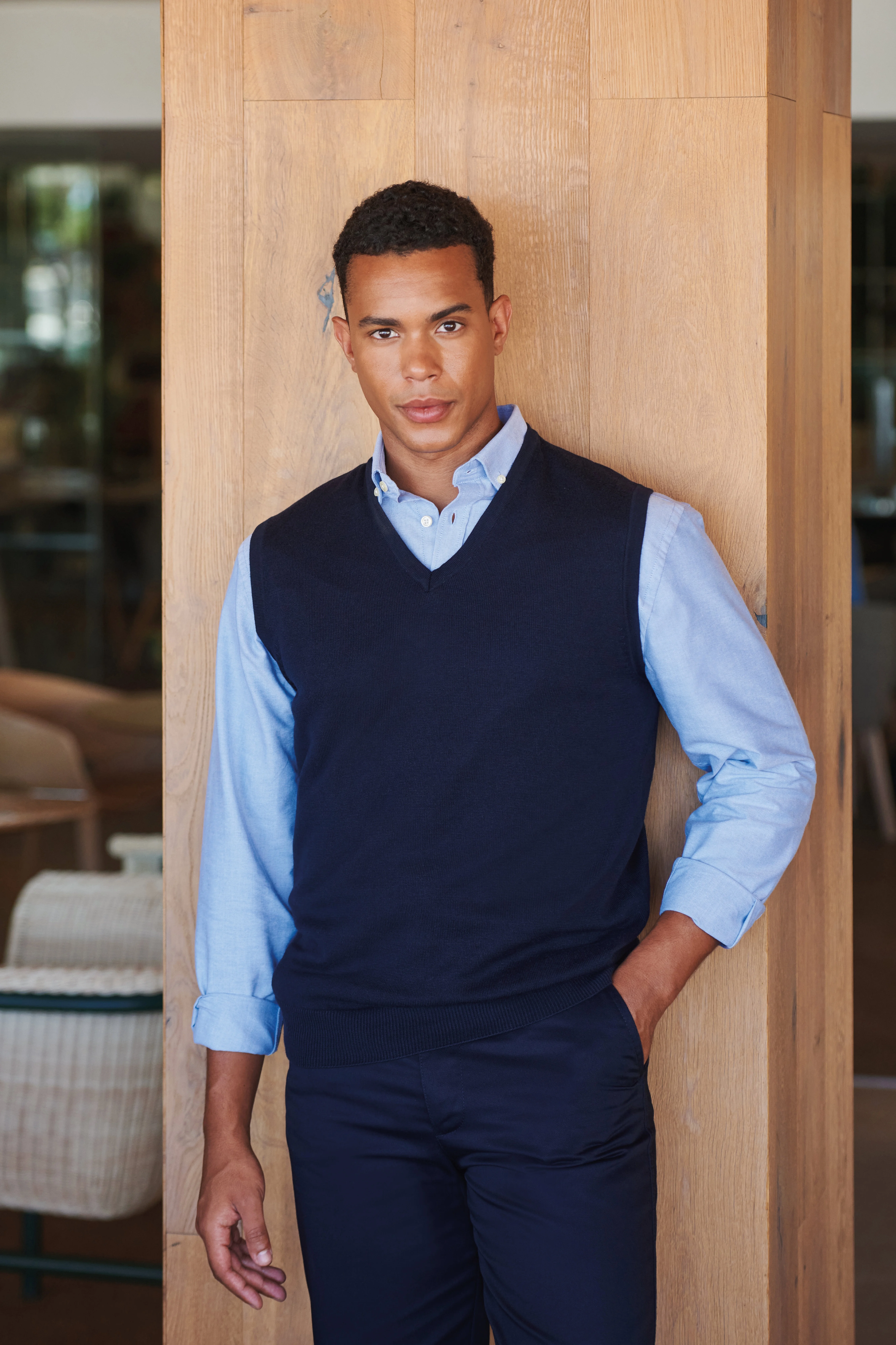 Sleeveless v-neck jumper