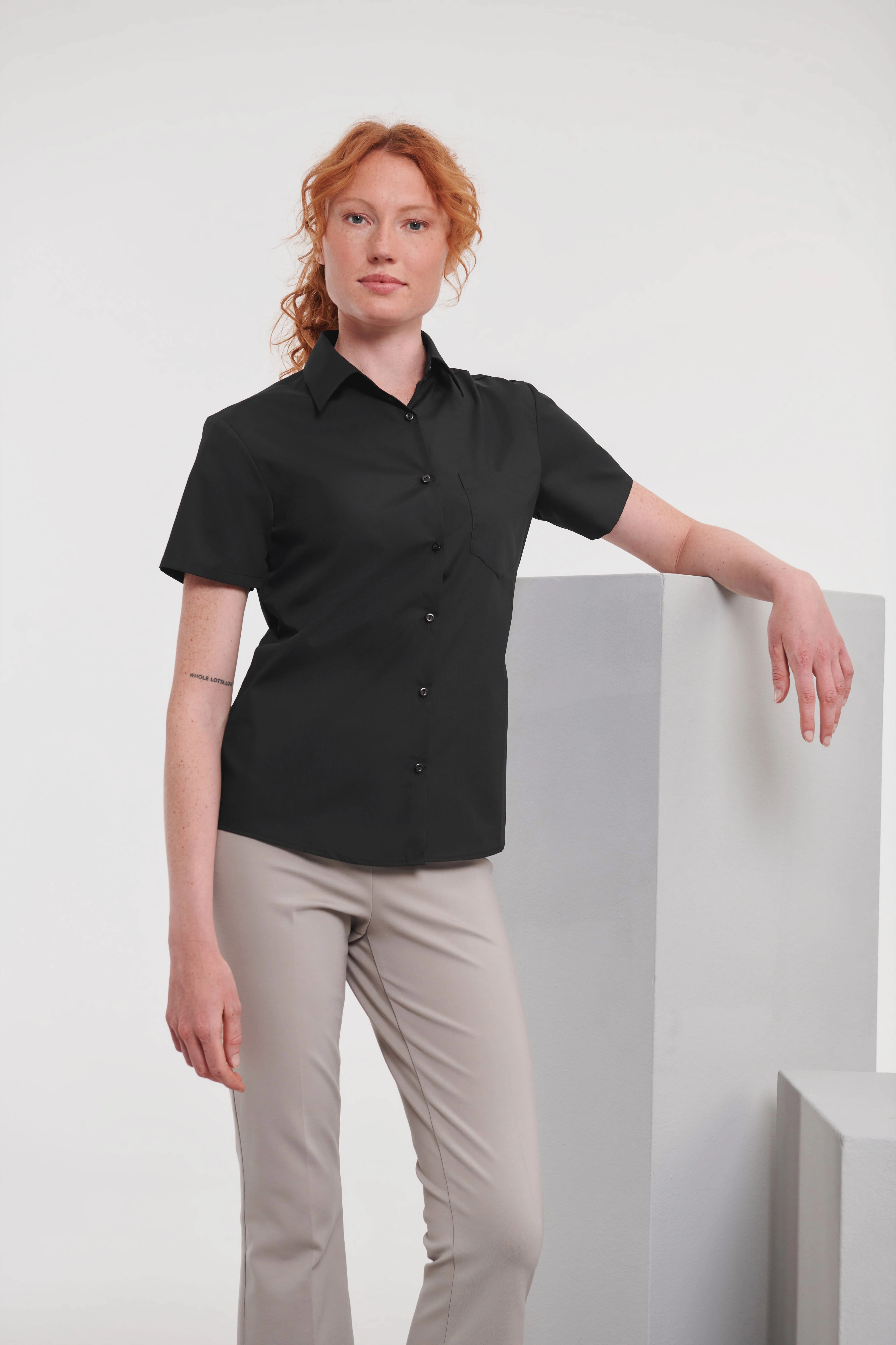 Women's short sleeve polycotton easycare poplin shirt