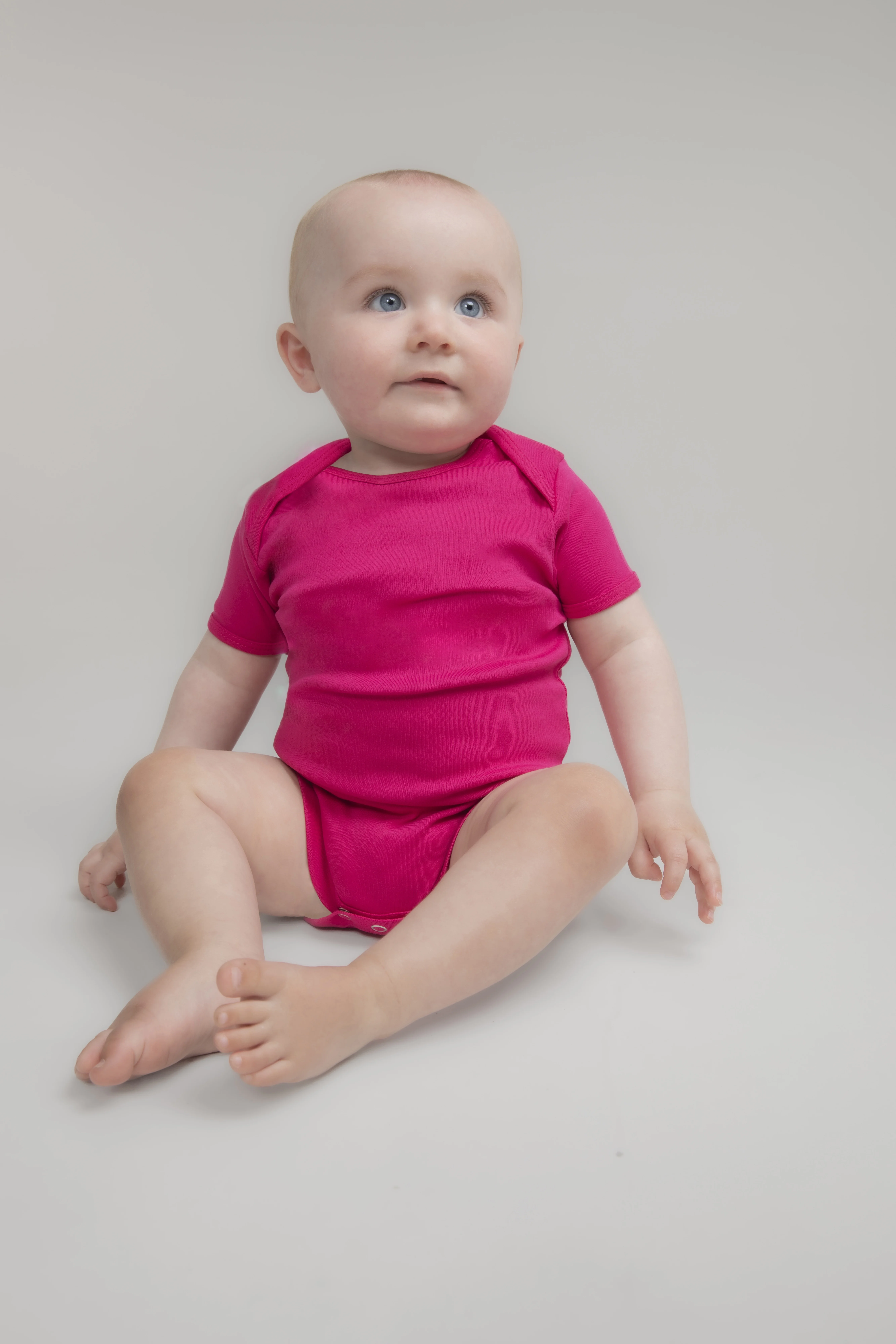 Short-sleeved bodysuit with envelope neck opening