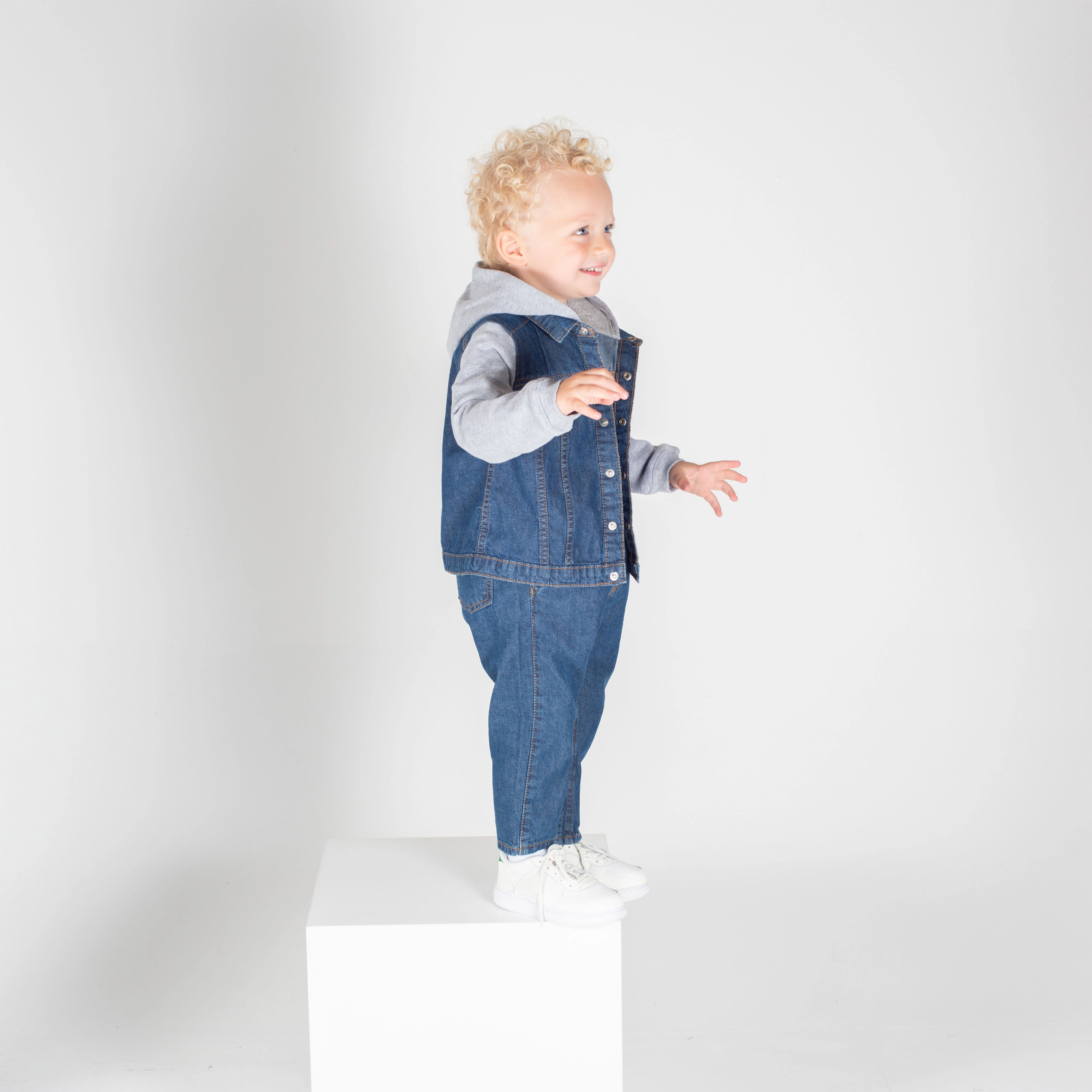 Larkwood Jeansjasje met capuchon voor kinderen
