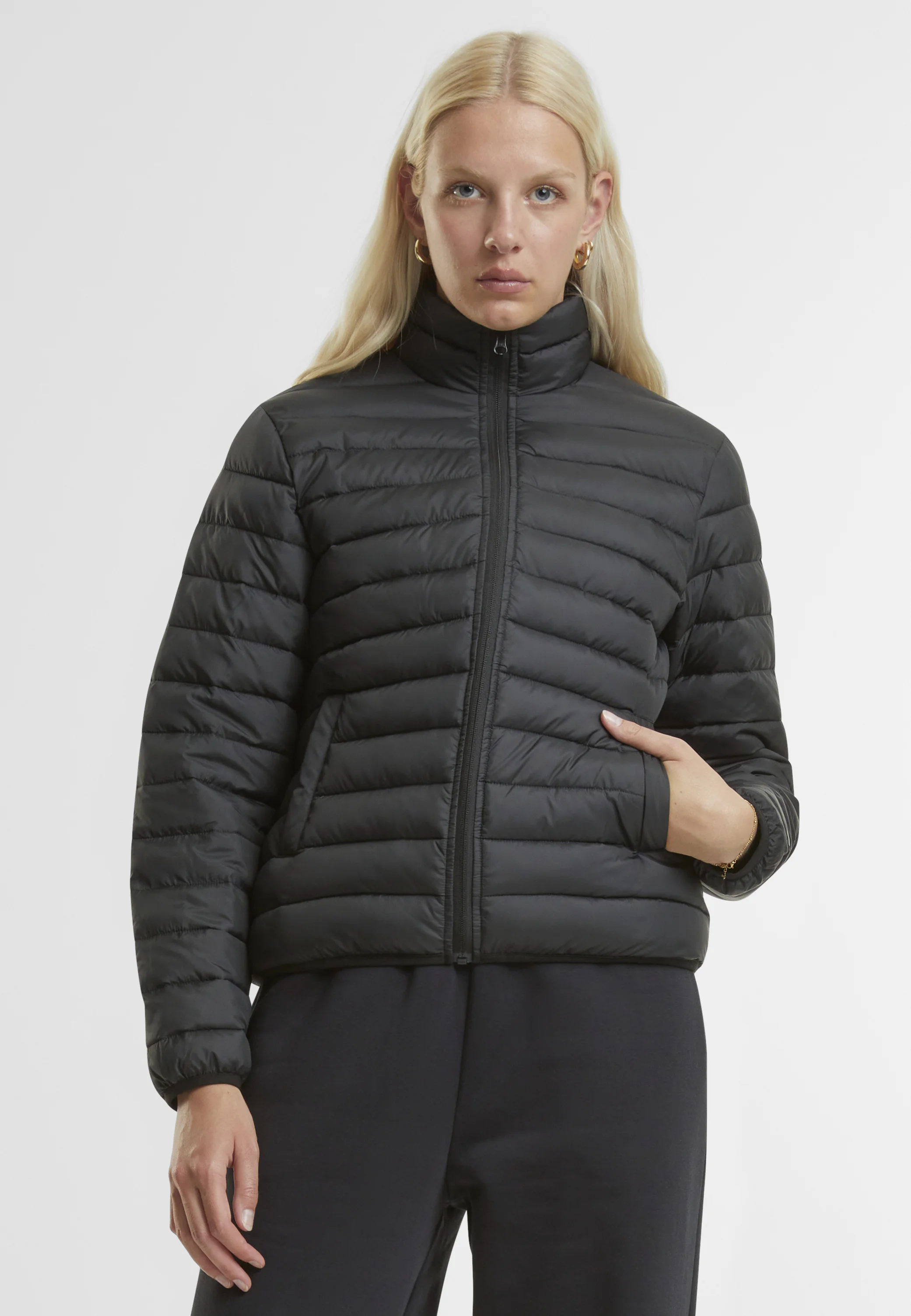Women’s light puffer jacket