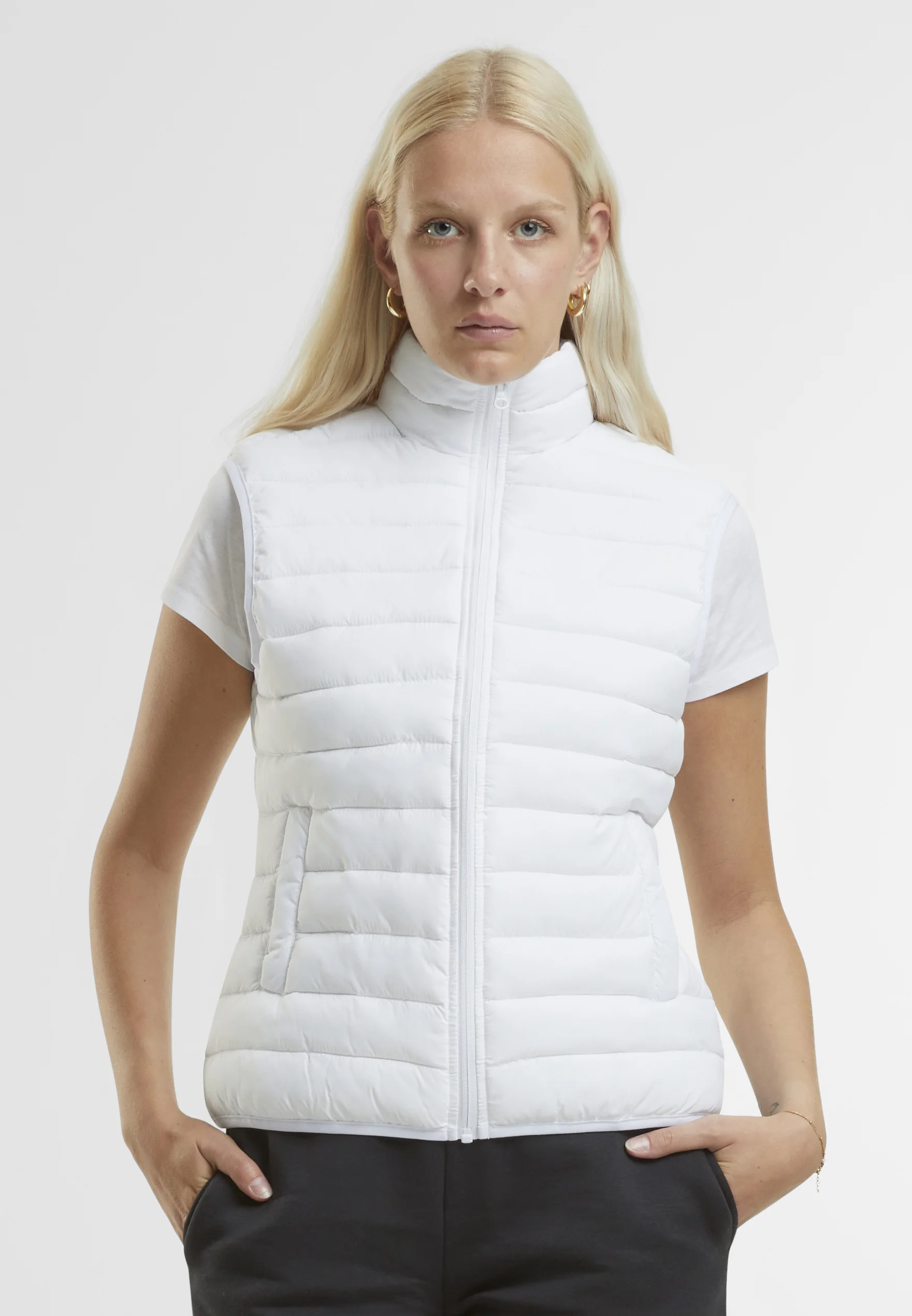 Women’s light puffer vest