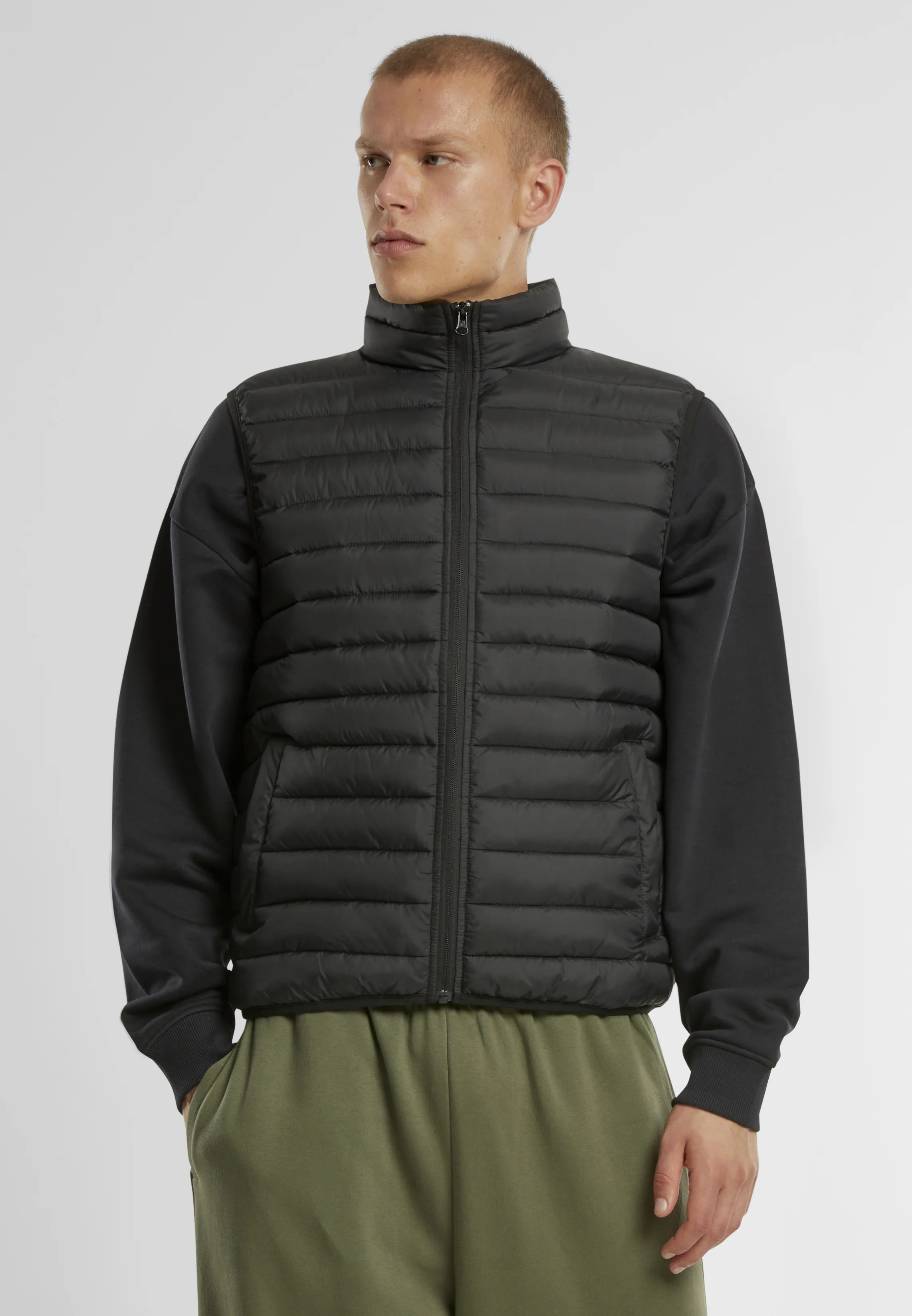 Light puffer vest
