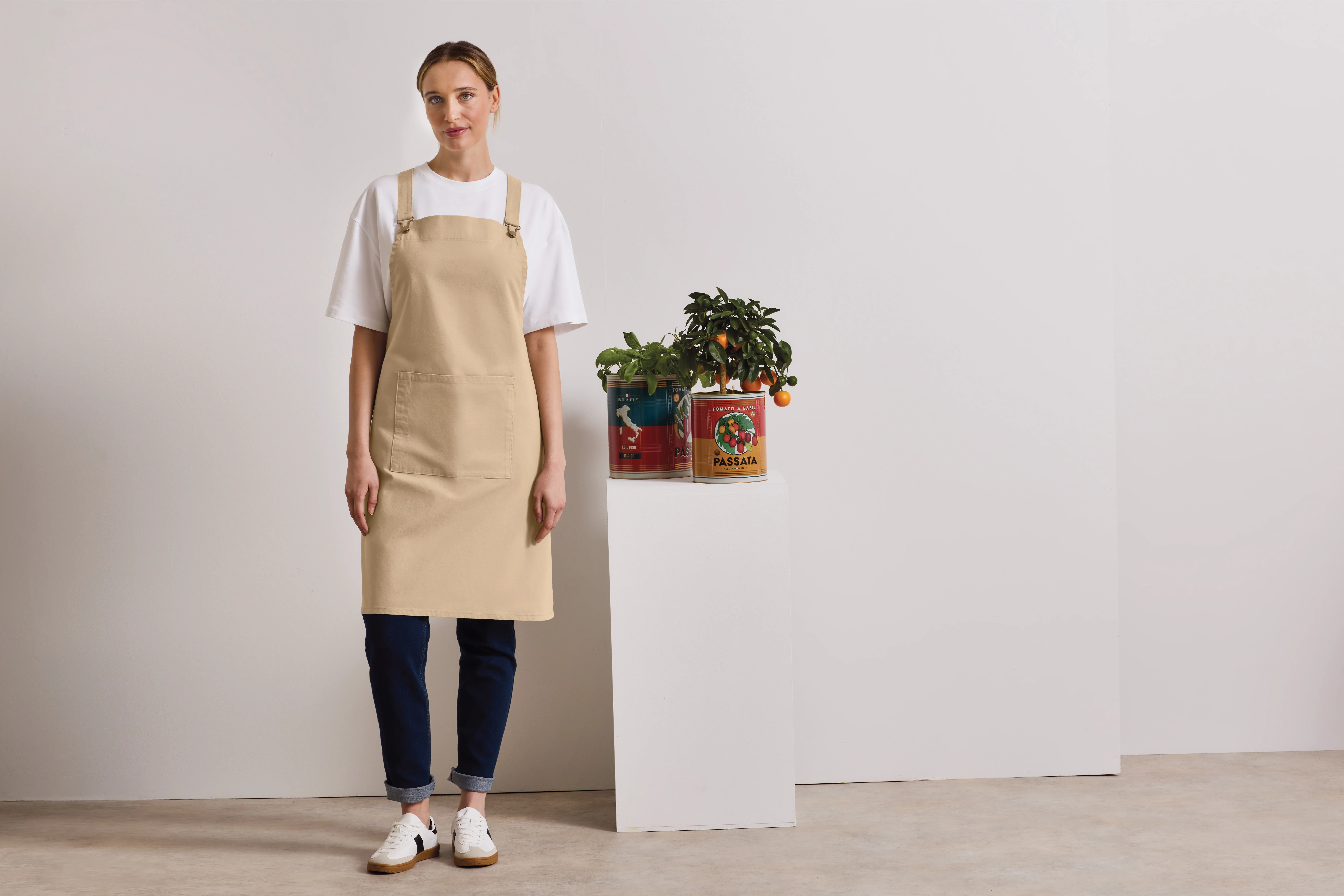 Cross back 'barista' bib apron