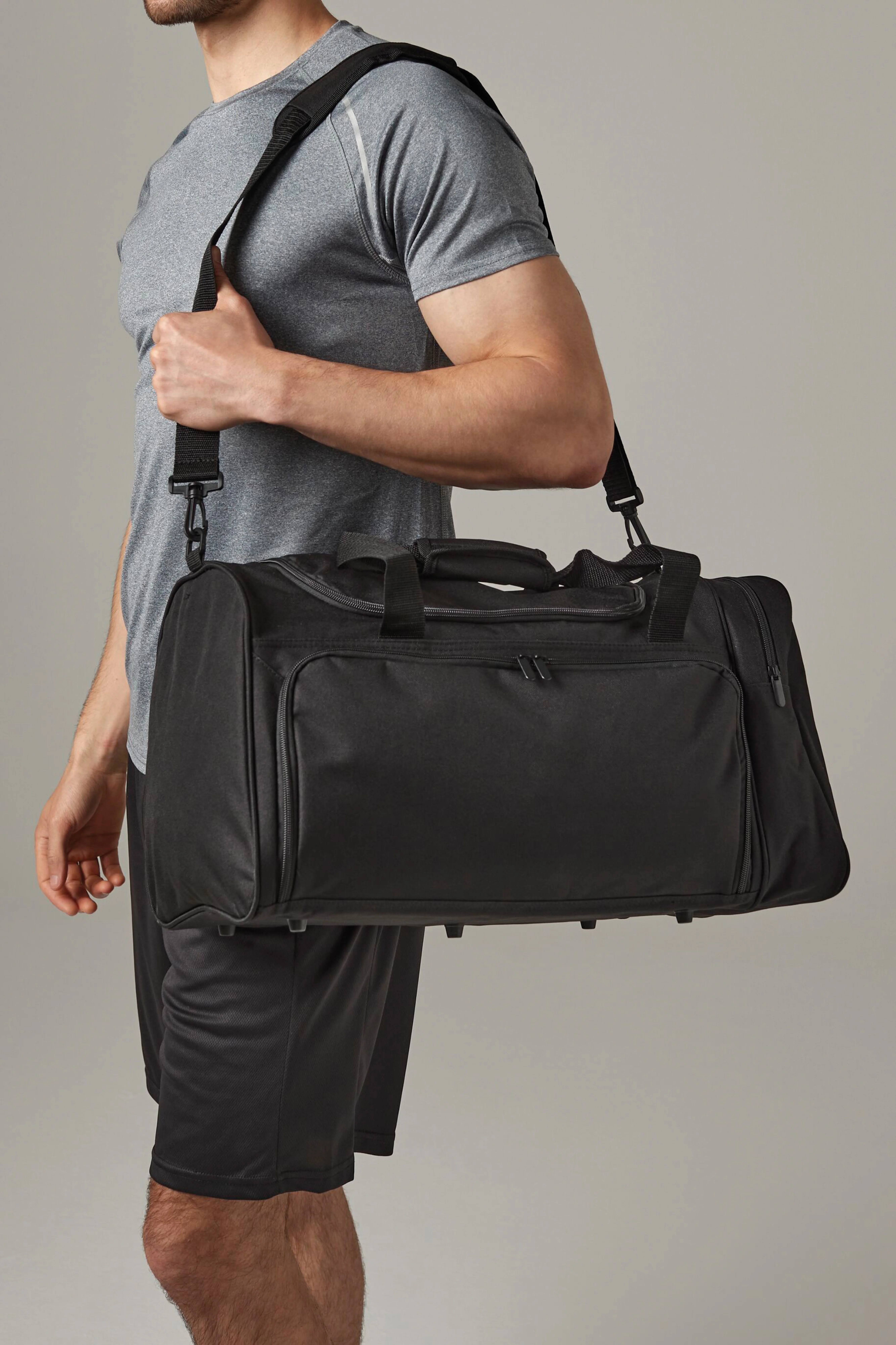 Universal holdall