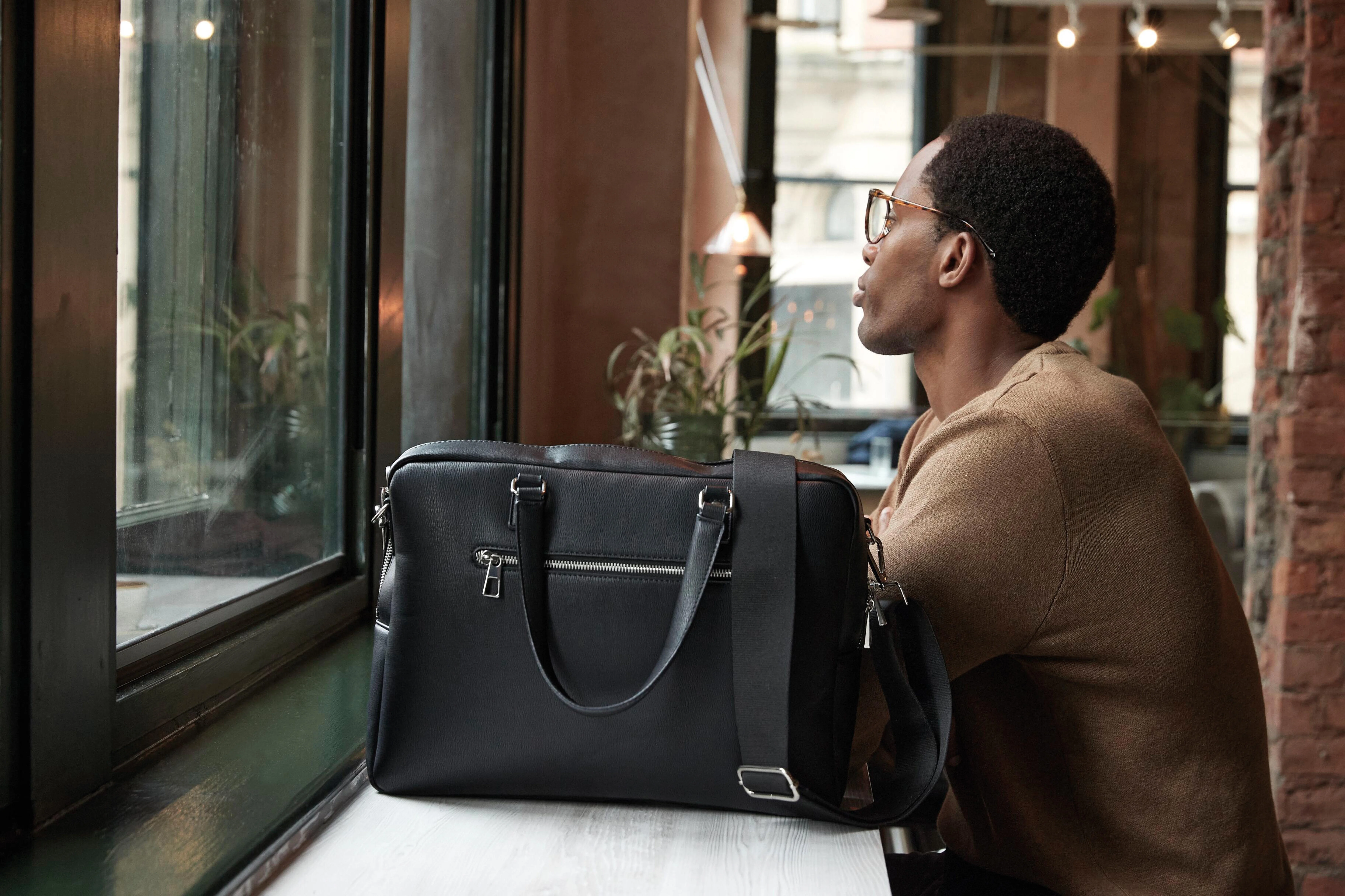 Tailored luxe PU briefcase