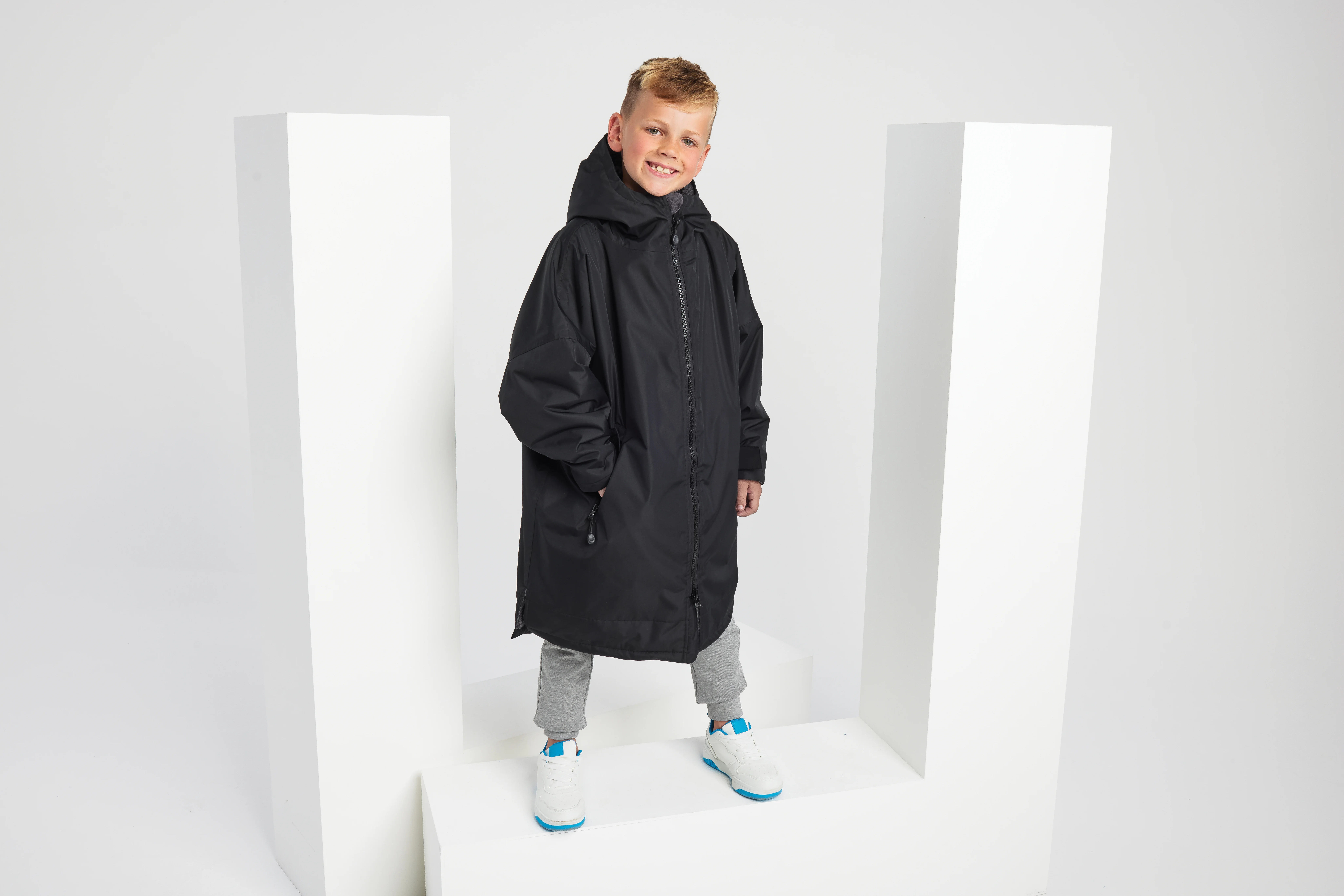 Kids TriDri® Recycled all-seasons waterproof changing robe